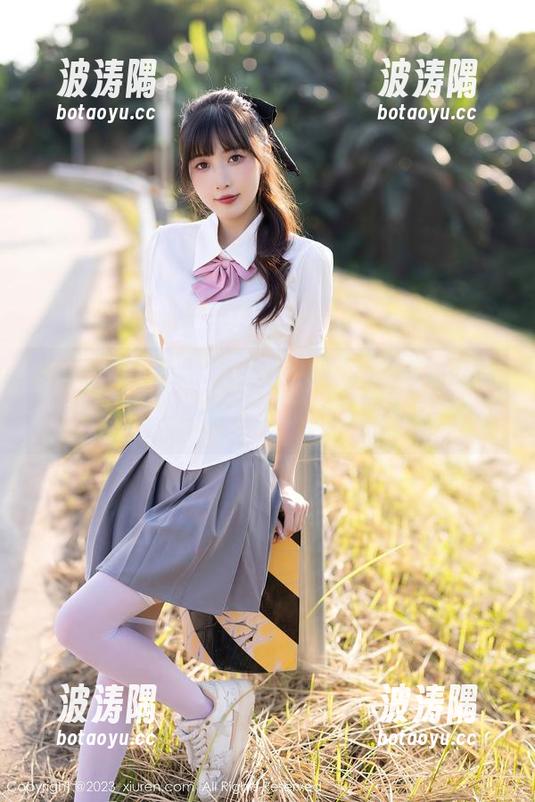 秀人网-baby嘉茵 秀人网 - baby嘉茵把修女演绎得如此俏皮,原图与下载的诱惑。