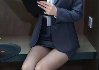 秀人网 – 又想开新篇的刘婷婷，吊带美图里透着些许颓废的美。