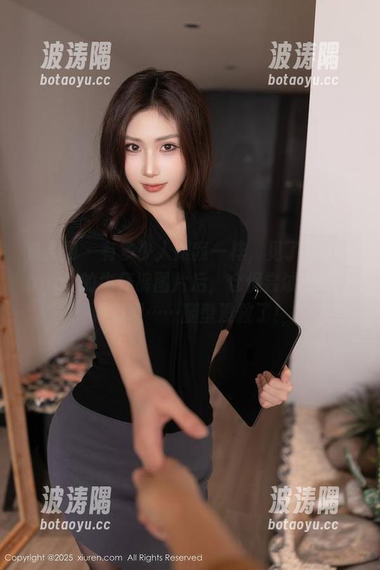 秀人网 - 有多少人跟我一样，见了夏晓Maggy的牛仔裤图片后，仓促尝试裤子结果发现……腿型没救了！