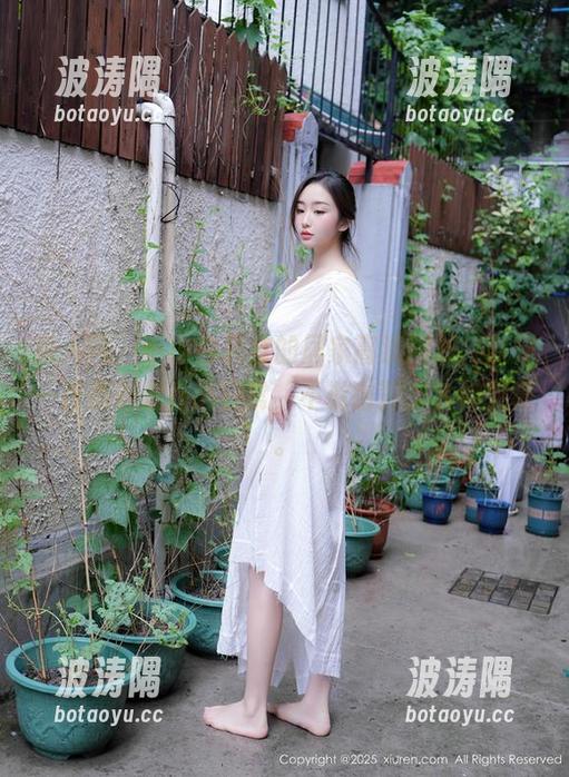秀人网 - 小小白思宜的居家高清图册，随便一张都像是在晒日常，不说也罢，各种羡慕。