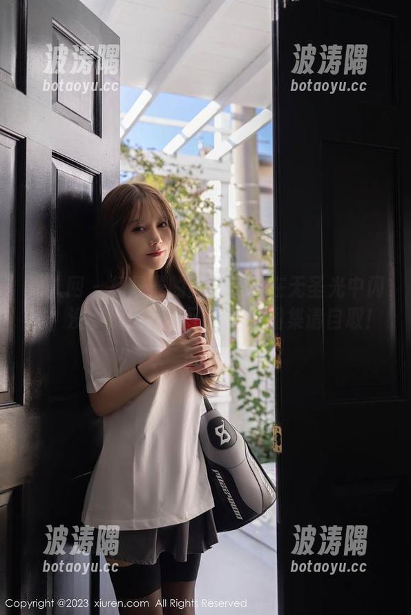 秀人网 - 杨晨晨的美腿黑丝在无圣光中闪耀，没事别问我看了几遍，图集请自取！