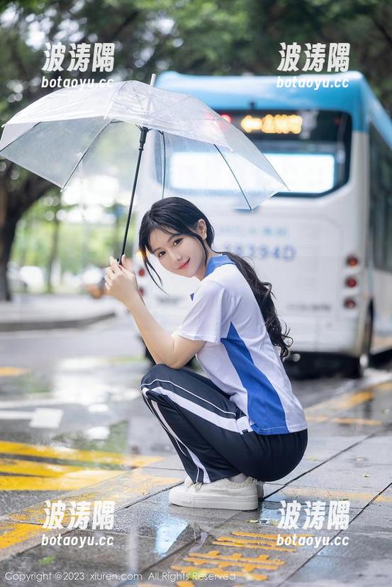 秀人网 - 菲儿beauty的夏日全套：在沙滩上追逐一只会游泳的贝壳