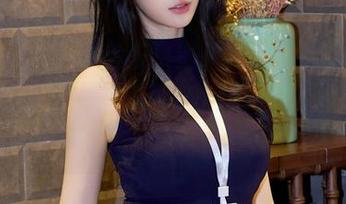 秀人网 – 香澄在东京的修女图包，为什么每一张我都能联想到周围那几个人的相声剧？