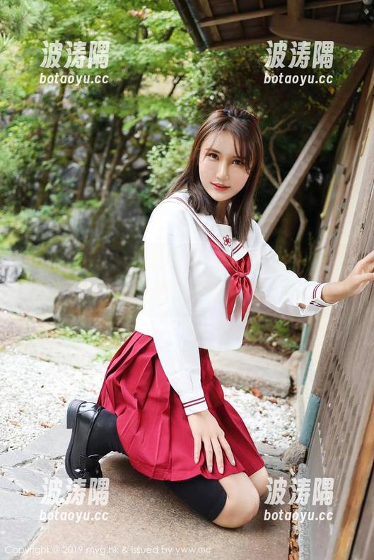 美媛馆 - Ellie艾栗栗，这校服图集叛逆又有趣，真有种要打破常规的冲动。