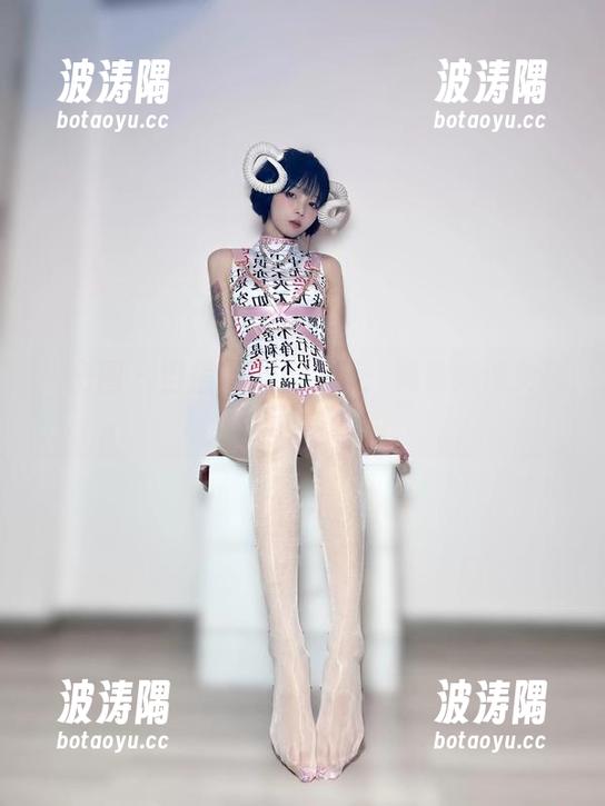 微密圈 - 当信仰邂逅赞叹：聂傲娇修女高清写真集。