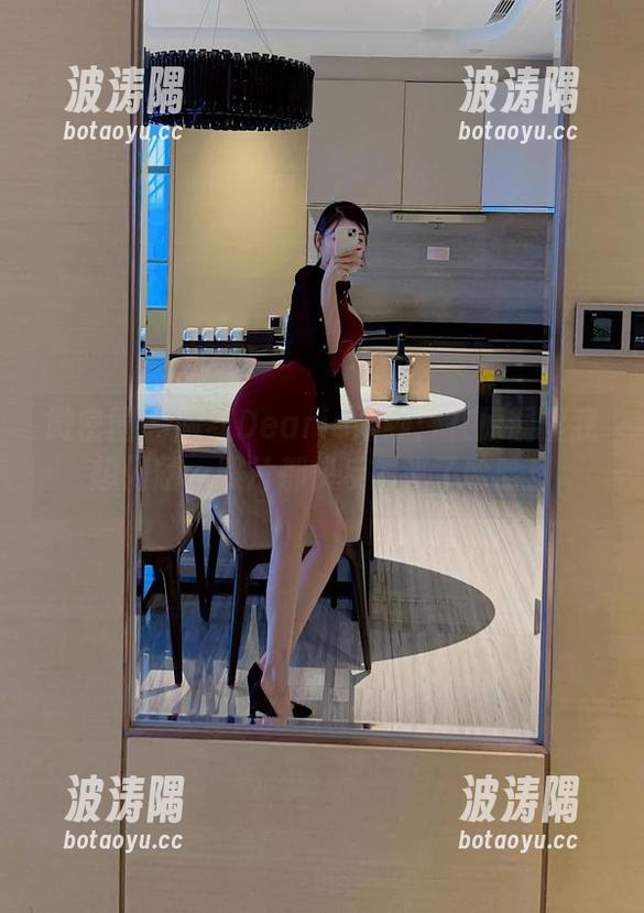 微密圈 - 脸红Dearie婚纱：在原图里我想闪耀，照片都快反着光了哈哈！