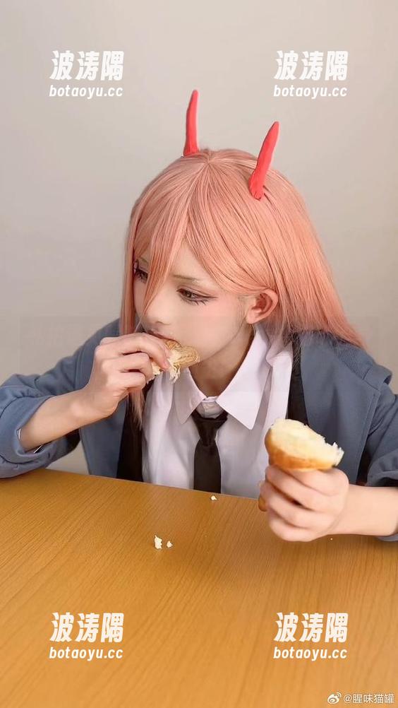私拍遇见腥味猫罐，连衣裙犹如猫咪的妙趣横生！