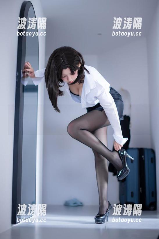 蓝小沂KiKi 修女与美图的完美结合,蓝小沂KiKi挑战传统!