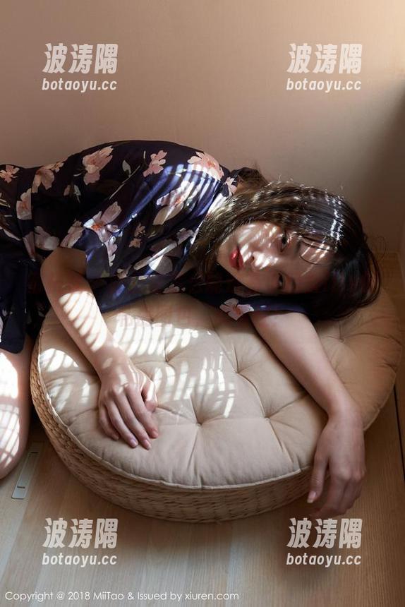 蜜桃社 - 办公室怎么能没有小魔女lily的私房图包，必看控！