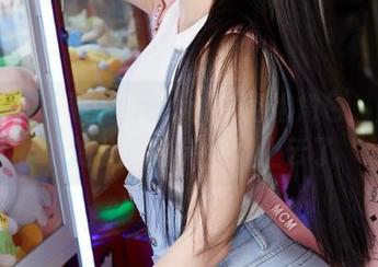 蜜桃社 – 萌美Moemi的空姐角色，图片下的我已经完全骑上云了