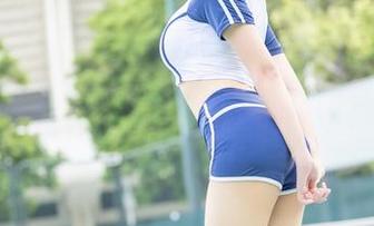 蜜汁猫裘的白丝美图，完全是感官的调味料，快把你的眼睛准备好！