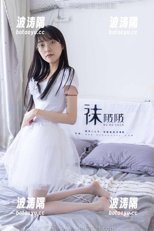 袜啵啵 - 看着瑶瑶的JK制服，原图中的表情让我想起了某部老电影