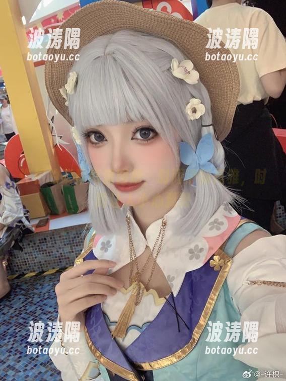 许枳的柴郡高清图册，时而清新高雅，时而让人小心翼翼