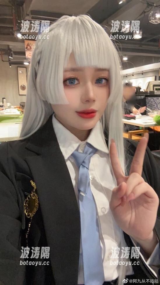 阿九从不咕咕真有一手，竞泳视频剪辑的高清美图不输给大片。