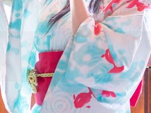 夏天来了，雨波_HaneAme的短裤写真集里藏着的是湿漉漉的资源吗？