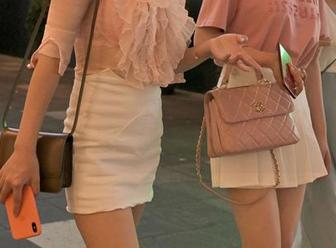 魔镜街拍 – 说点别的：婷婷的黑丝OL图集更新，工作间隙的空气里也带点火花。