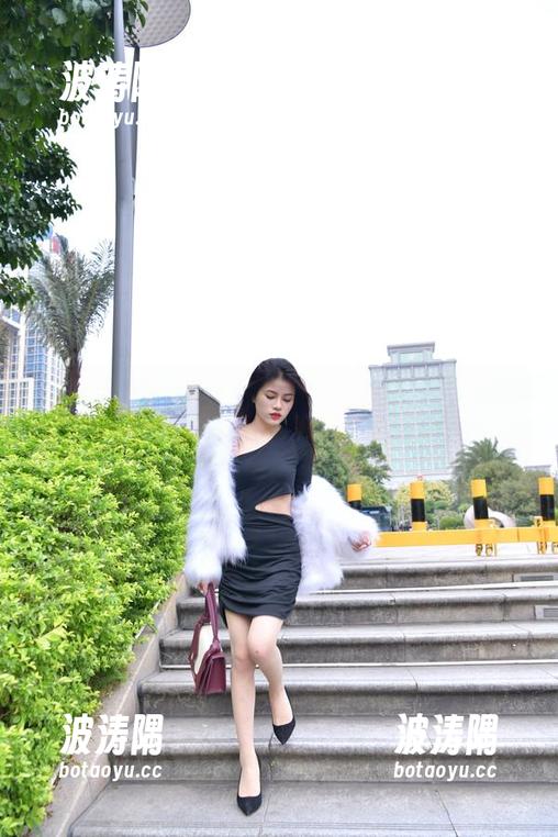 魔镜街拍-婷婷 魔镜街拍 - 包臀灰裙下的阳光微风,婷婷的全套薄丝OL图片带来的被撩动感