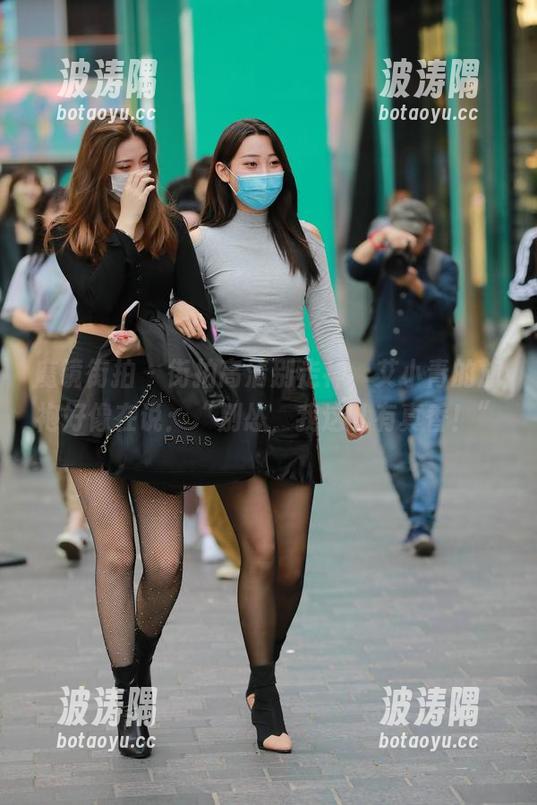 魔镜街拍 - 街拍高清别走神，艾小青的旗袍好像在说：“别怂，我这儿有真香！”