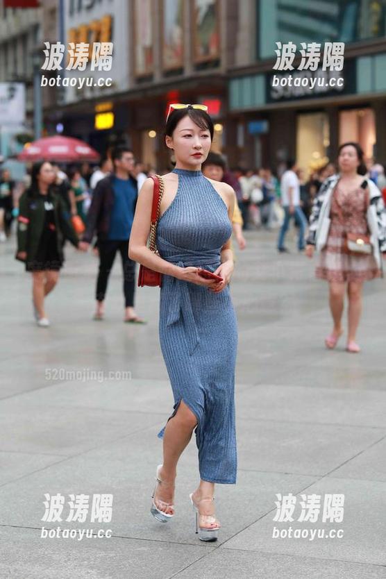 魔镜街拍 - 总是惦记短裙的艾小青合集，肉丝里藏了哪些小心意？