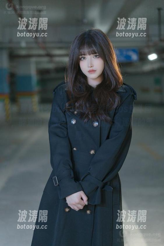 一张鹿八岁baby为你呈现的cos反斗图，醉酒的和服少女，图片里有种迷离的气息。