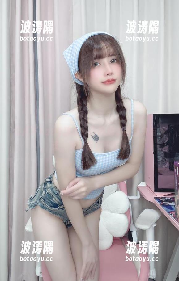 鹿八岁baby精选：在泳池边的迷失与重逢，美图等你来看～