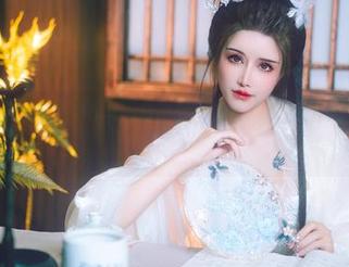 万圣节特辑：鹿八岁baby高清套图，想要糖果的样子竟这么可爱？